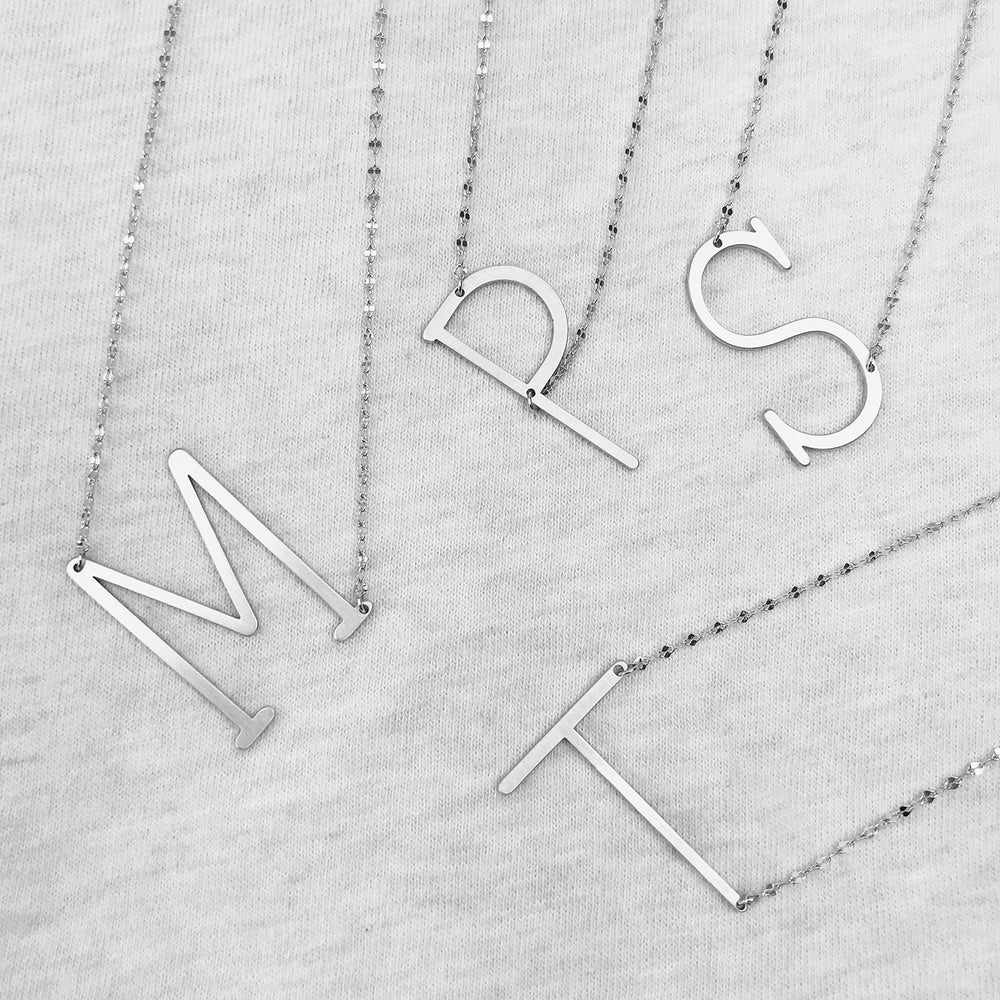 <mom>Initial Necklace Satin Silver